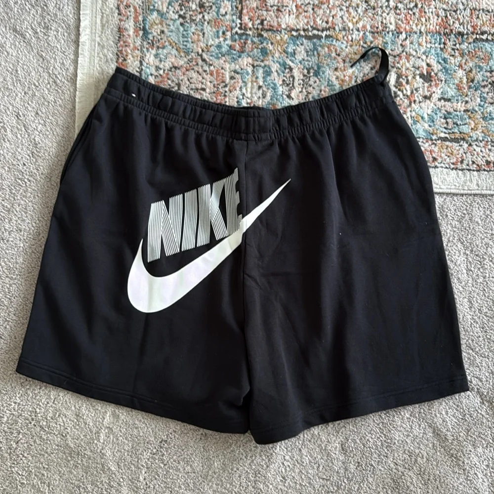 NWOT- Nike Women’s High Rise Dance Short